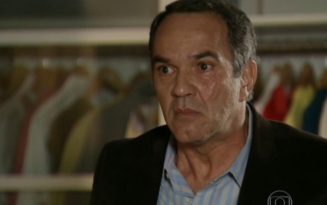 O ator Humberto Martins (Virgílio) em cena de Em Família, da Globo; personagem sai de casa - Reprodução/TV Globo