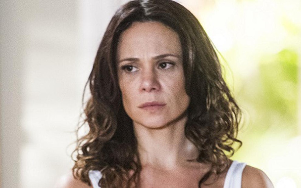 Vanessa Gerbelli interpreta Juliana na novela Em Família, da Globo; personagem vai ser expulsa de festa - Cynthia salles/TV Globo