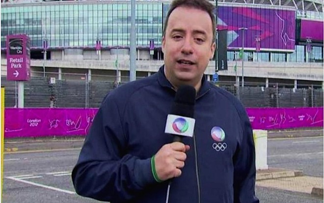 O jornalista Mauricio Torres em gravação de reportagem na Olimpíada de Londres, em 2012 - Reprodução