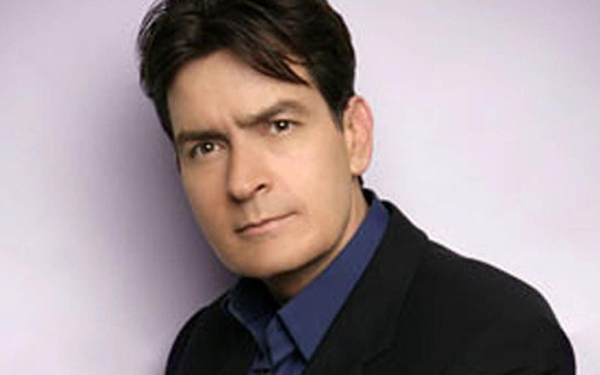 O ator Charlie Sheen está vendendo sua casa em quase pelo mesmo preço que pagou em 1989 - Divulgação