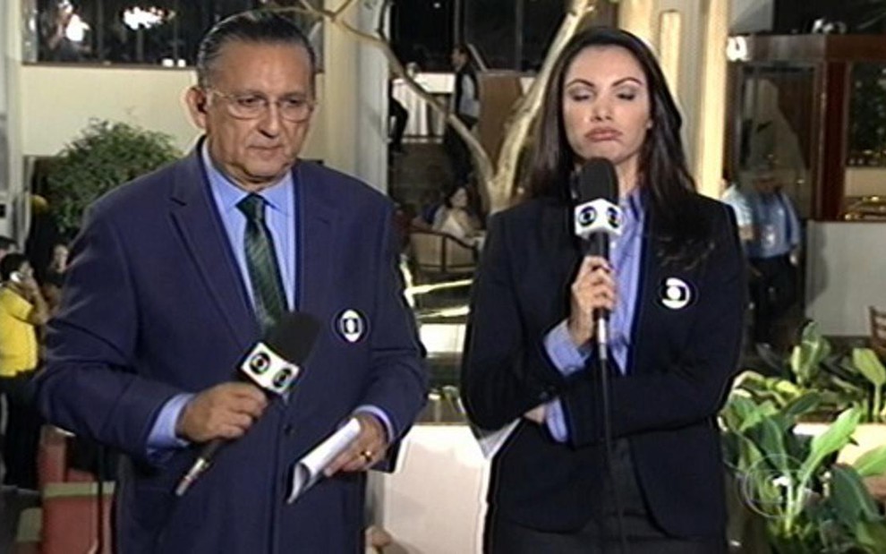 Patrícia Poeta bufa no ar com Galvão Bueno; William Bonner parou JN para explicar aquecimento vocal - Reprodução/TV Globo
