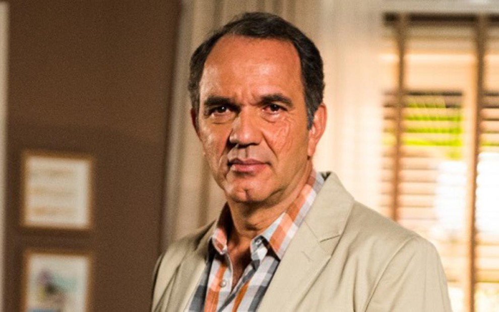 O ator Humberto Martins é Virgílio na novela Em Família, da Globo; personagem será operado - Divulgação/TV Globo