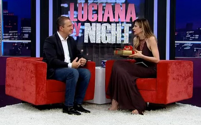 Eduardo Campos recebe 'kit azia' de Luciana Gimenez em entrevista na Rede TV!, nesta terça-feira (24) - Reprodução/Rede TV!