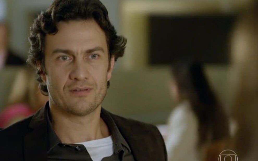 Gabriel Braga Nunes (Laerte) em cena de Em Família, da Globo; Laerte do passado está de volta - Reprodução/TV Globo