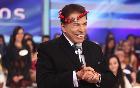 Silvio Santos usa tiara de caravanista durante gravação do programa que o SBT exibe neste domingo - Roberto Nemanis/SBT