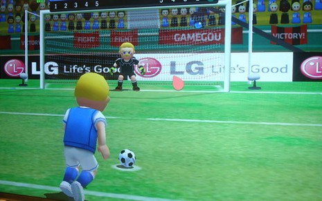 Tela do jogo PerfectKick, que simula competição de cobrança de pênaltis, disponível nas TVs conectadas da LG - Eduardo Bonjoch/NTV