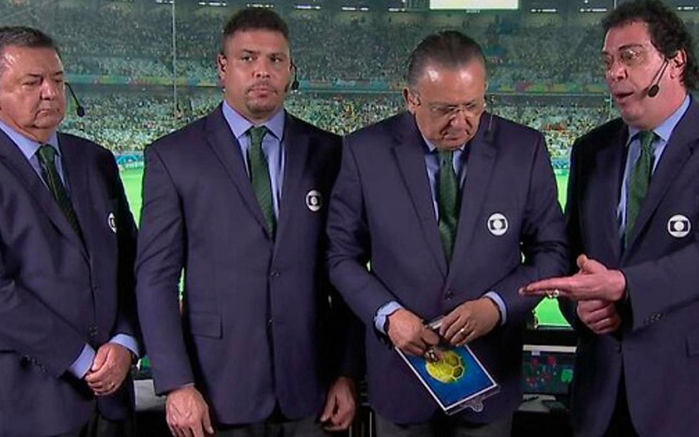Arnaldo Cézar Coelho, Ronaldo,Galvão Bueno e Casagrande após derrota do Brasil para a Alemanha - Reprodução/TV Globo