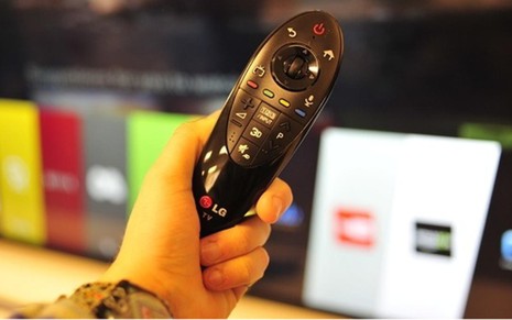 O controle remoto Smart Magic, da LG, que facilita a navegação nas TVs com a nova plataforma webOS - Reprodução