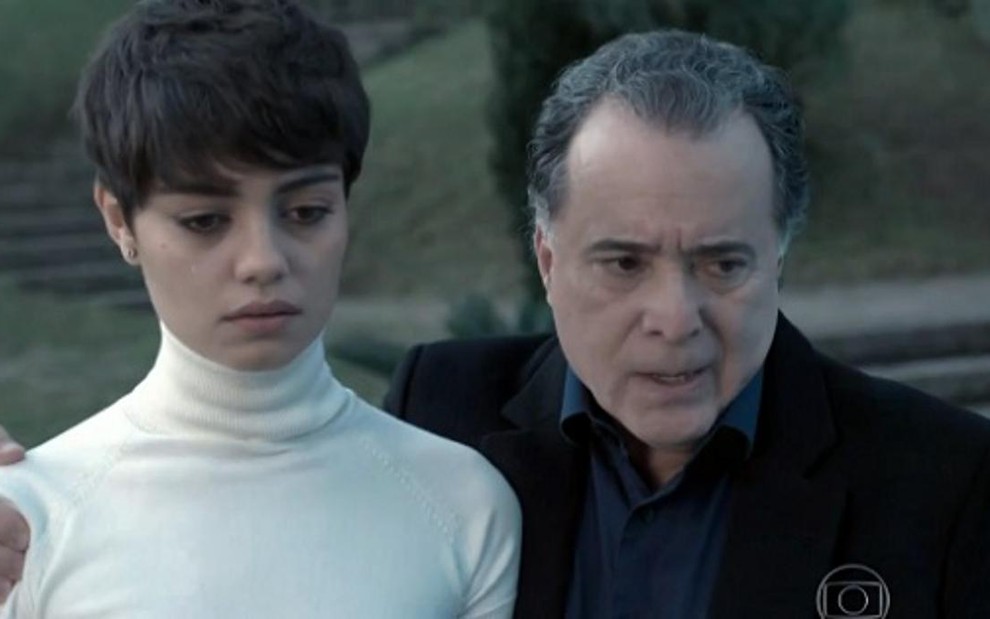 Sophie Charlotte e Tony Ramos em cena de O Rebu; novela perdeu 44% de audiência em uma semana - Reprodução/TV Globo