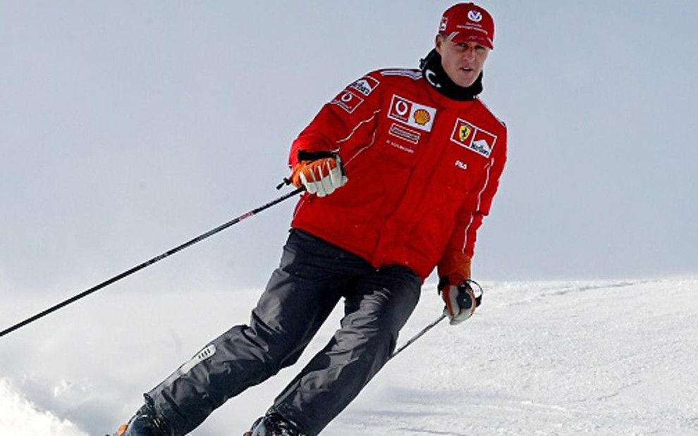 Michael Schumacher esquia nos Alpes franceses pela Ferrari; ex-piloto saiu da UTI e vai se tratar em casa - Divulgação/Ferrari