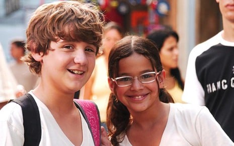 Rafael Ciani e Bruna Marquezine em Cobras & Lagartos (2006); na época, ele tinha 13 anos e ela, 10 - Divulgação/TV Globo