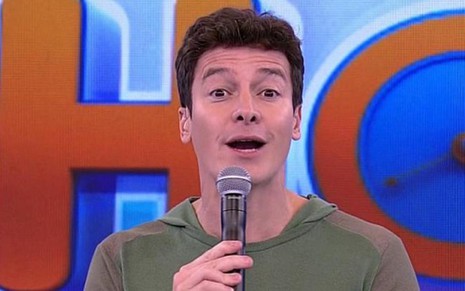Rodrigo Faro em seu programa na Record; apresentador derrotou Eliana no primeiro confronto de agosto - Reprodução/TV Record