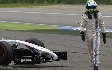 O brasileiro Felipe Massa abandona prova após bater sua Williams na largada do GP da Alemanha, em 20 de julho - Divulgação