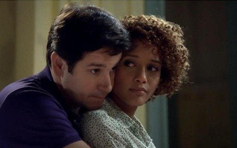 Murilo Benício (Jonas) e Taís Araújo (Verônica) em cena de Geração Brasil; os dois passam a noite juntos - Reprodução/TV Globo