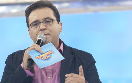 Geraldo Luís apresenta o Domingo Show; programa da Record ficou em primeiro lugar durante uma hora - Edu Moraes/TV Record