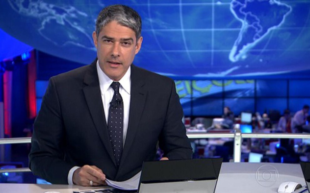 Willian Bonner apresenta o Jornal Nacional, que perdeu 19% de audiência antes do horário eleitoral - Reprodução/TV Globo
