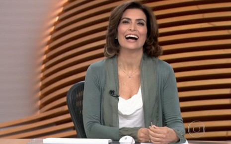 A apresentadora Giuliana Morrone ri após notícia trágica no Bom dia Brasil de segunda-feira (25) - Reprodução/TV Globo