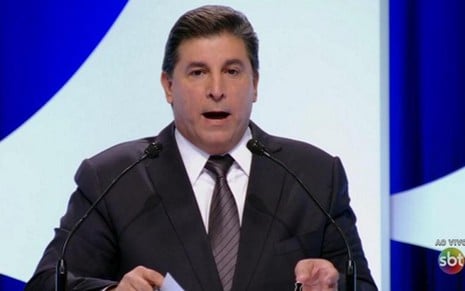 Carlos Nascimento apresenta debate do SBT entre candidatos à Presidência, na segunda-feira (1°) - Reprodução/SBT
