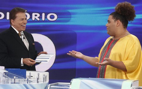Silvio Santos e Gominho no Jogo das 3 Pistas, quadro de seu programa que irá ao ar neste domingo (7) - Roberto Nemanis/SBT