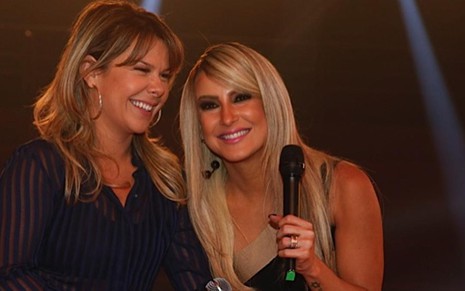 Fernanda Souza, que será apresentadora do The Voice na web, e a cantora Claudia Leitte, jurada - AgNews