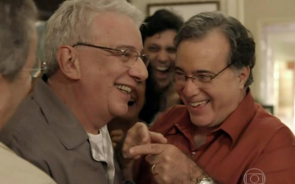 Marco Nanini e Tony Ramos em cena do último episódio de A Grande Família, exibido na quinta - Reprodução/TV Globo