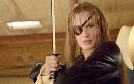 A atriz Daryl Hannah como a guerreira assassina Elle Driver em cena do filme Kil Bill: Volume 2 - Divulgação/Miramax