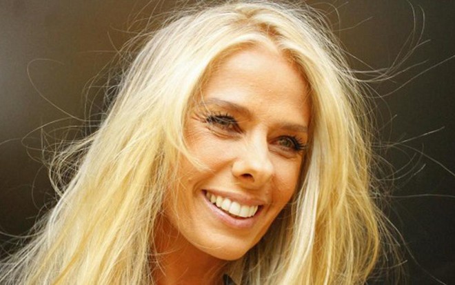 A apresentadora Adriane Galisteu exibe novo corte de cabelo; ela é uma das artistas que escolheu Higienópolis para morar - AGNEWS