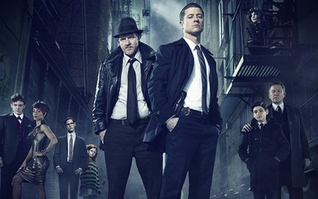 Os atores Donal Logue (à esquerda) e Ben McKenzie em destaque no cartaz promocional da série Gotham  - Divulgação/Warner
