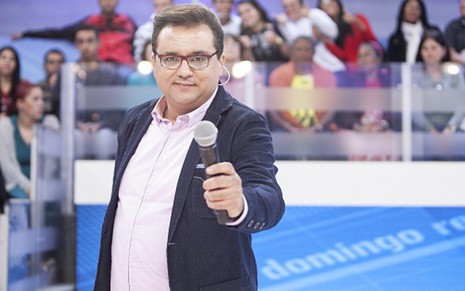 O apresentador Geraldo Luís em gravação do Domingo Show, programa da Record - Edu Moraes/TV Record
