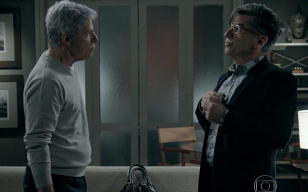 José Mayer e Paulo Betti em cena de Império; novela recuperou audiência anterior à propaganda política - Reprodução/TV Globo