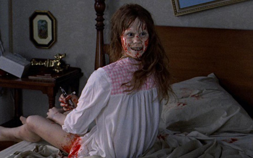 Linda Blair interpreta a garota Regan MacNeil em O Exorcista (1973), filme que será exibido pelo TCM - Divulgação