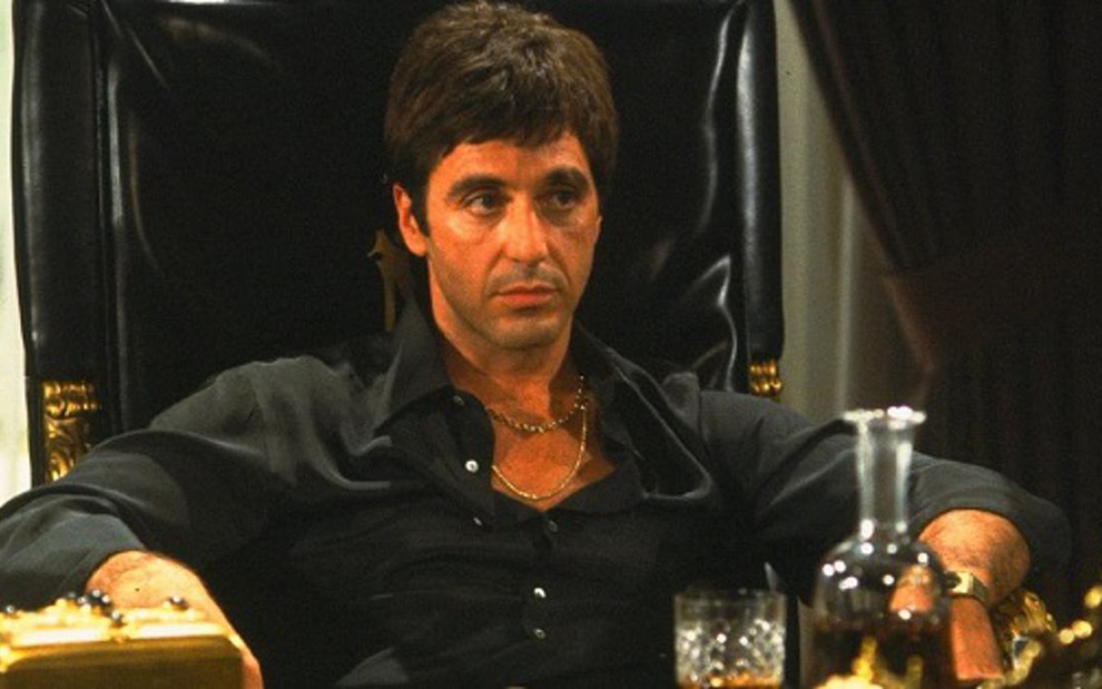 Al Pacino interpreta Tony Montana em Scarface (1983), em casa colocada à venda por R$ 77 milhões - Divulgação