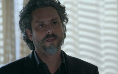 Alexandre Nero em cena do capítulo de quinta-feira (20) de Império; personagem não vai virar mendigo - Reprodução/TV Globo