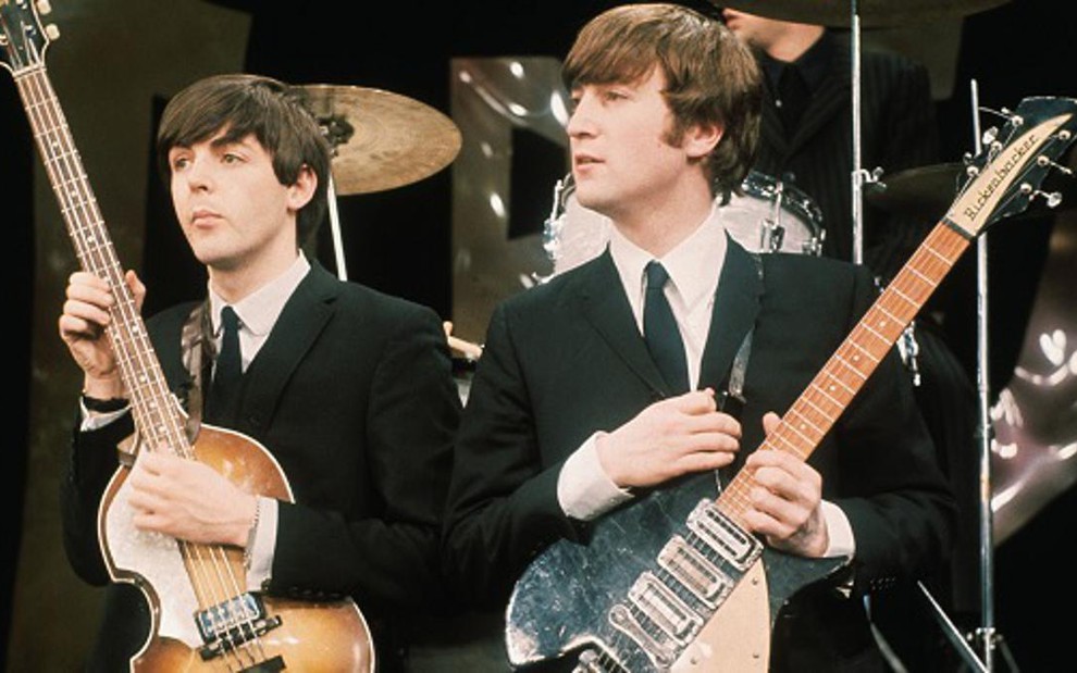 Paul McCartney e John Lennon, nos anos 1960; casas de infância de ex-Beatles foram reformadas - Reprodução