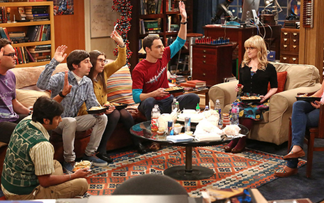 Elenco de The Big Bang Theory em cena do primeiro episódio da 8ª temporada; série é a mais vista nos EUA - Divulgação/CBS