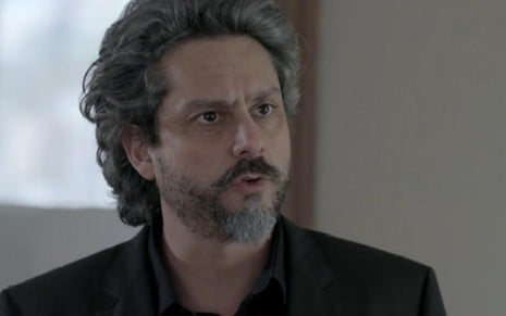 O ator Alexandre Nero, que dá vida ao comendador José Alfredo, em cena da novela Império (Globo) - Reprodução/TV Globo