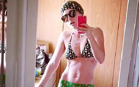 Angélica mostra corpo em forma em foto que gerou comentários em seu perfil em uma rede social - Reprodução/Instagram