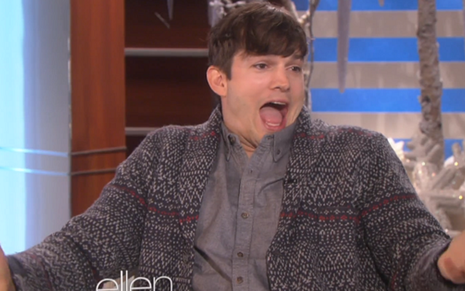 O ator Ashton Kutcher reage à pergunta de Ellen DeGeneres sobre episódio final de Two and a Half Men - Reprodução