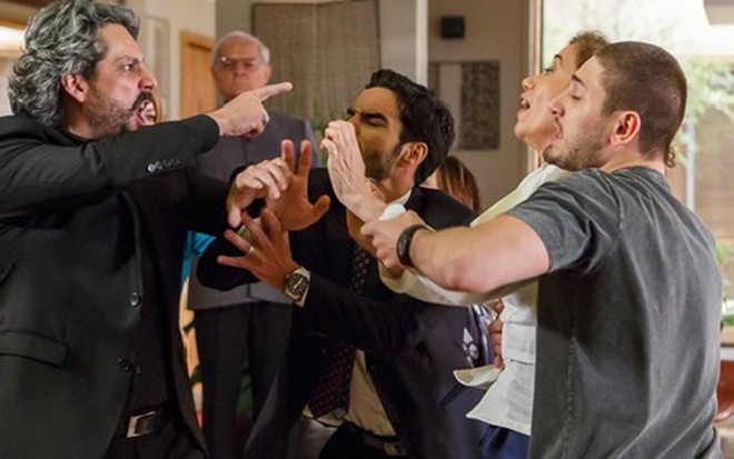 Alexandre Nero, Caio Blat, Lilia Cabral e Daniel Rocha em barraco exibido nesta semana em Império - Reprodução/TV Globo