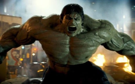 O ator Edward Norton em cena do filme O Incrível Hulk, de 2008, que vai ao ar pelo Space nos dias 28 e 29 - Divulgação
