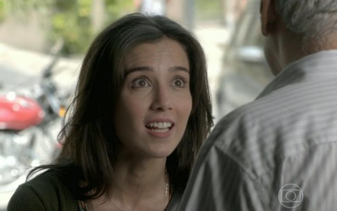 Marjorie Estiano (Cora) pressiona Jackson Antunes (Manoel, de costas) em cena de Império, da Globo - Reprodução/TV Globo