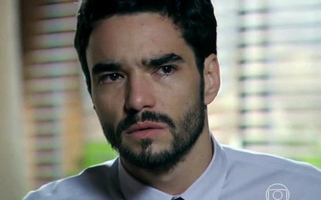 Caio Blat (José Pedro) em cena de Império, da TV Globo; diretor será humilhado na cadeia - Reprodução/TV Globo