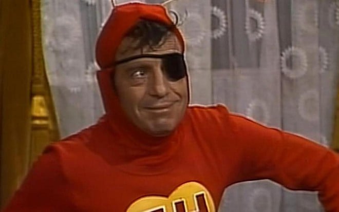 Roberto Gómez Bolaños como Chapolin; série mexicana tem mais audiência do que Chaves no SBT - Reprodução/SBT