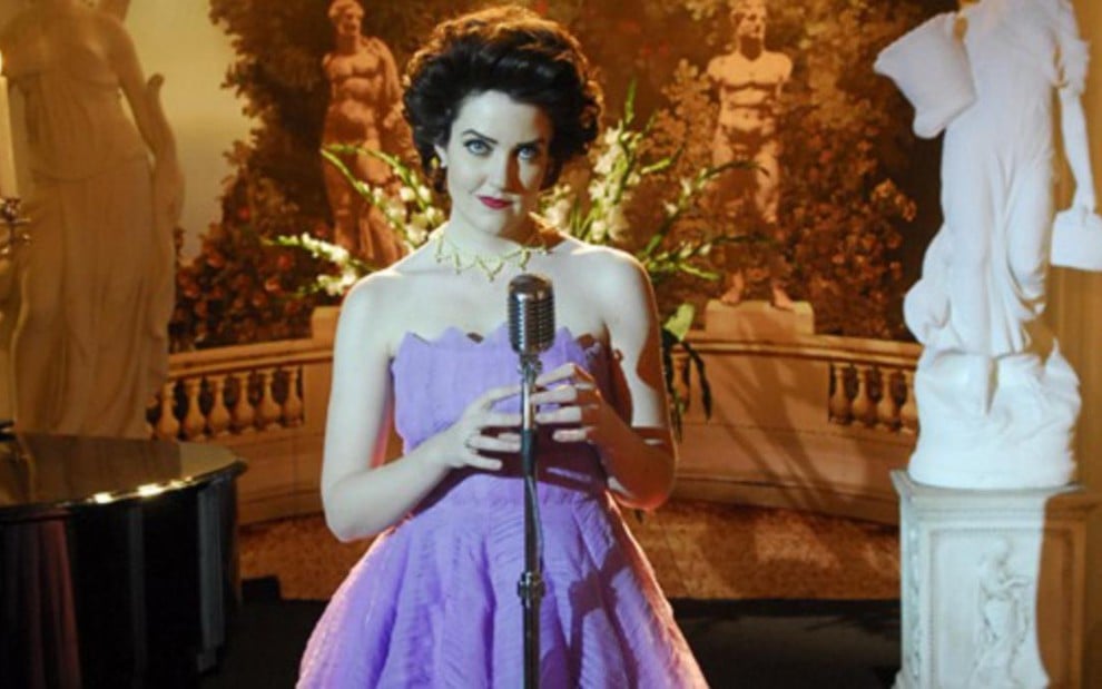 Larissa Maciel interpreta a cantora Maysa em série da Globo de 2009, reexibida como telefilme na sexta (9) - Divulgação