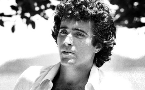 O ator Tony Ramos em cena de Pai Herói, novela da Globo em 1979 que será refeita pela Record - Reprodução/Memória Globo