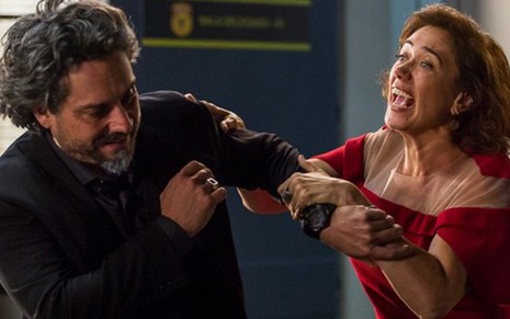 Alexandre Nero (José Alfredo) apanha de Lilia Cabral (Maria Marta) em Império; cena vai se repetir - Artur Meninea/TV Globo