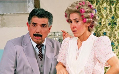 Os atores Rubén Aguirre e Florinda Meza em gravação de Chaves, no final dos anos 1980 - Divulgação