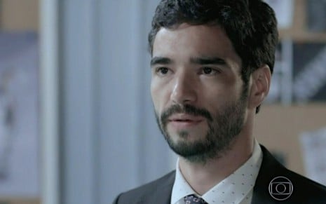 Caio Blat (José Pedro) em cena de Império, da TV Globo; personagem sofre atentado - Reprodução/TV Globo