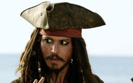 Johnny Depp vive Jack Sparrow em Piratas do Caribe: O Baú da Morte (2006), que irá ao ar na TNT - Divulgação