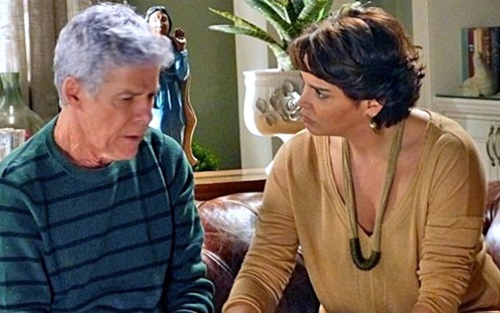 José Mayer (Cláudio) contracena com Suzy Rêgo (Beatriz) na novela Império, da Globo - Reprodução/TV Globo